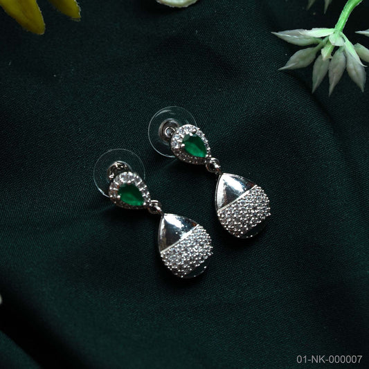 Nyra Emerald Green AD Fan Necklace Set