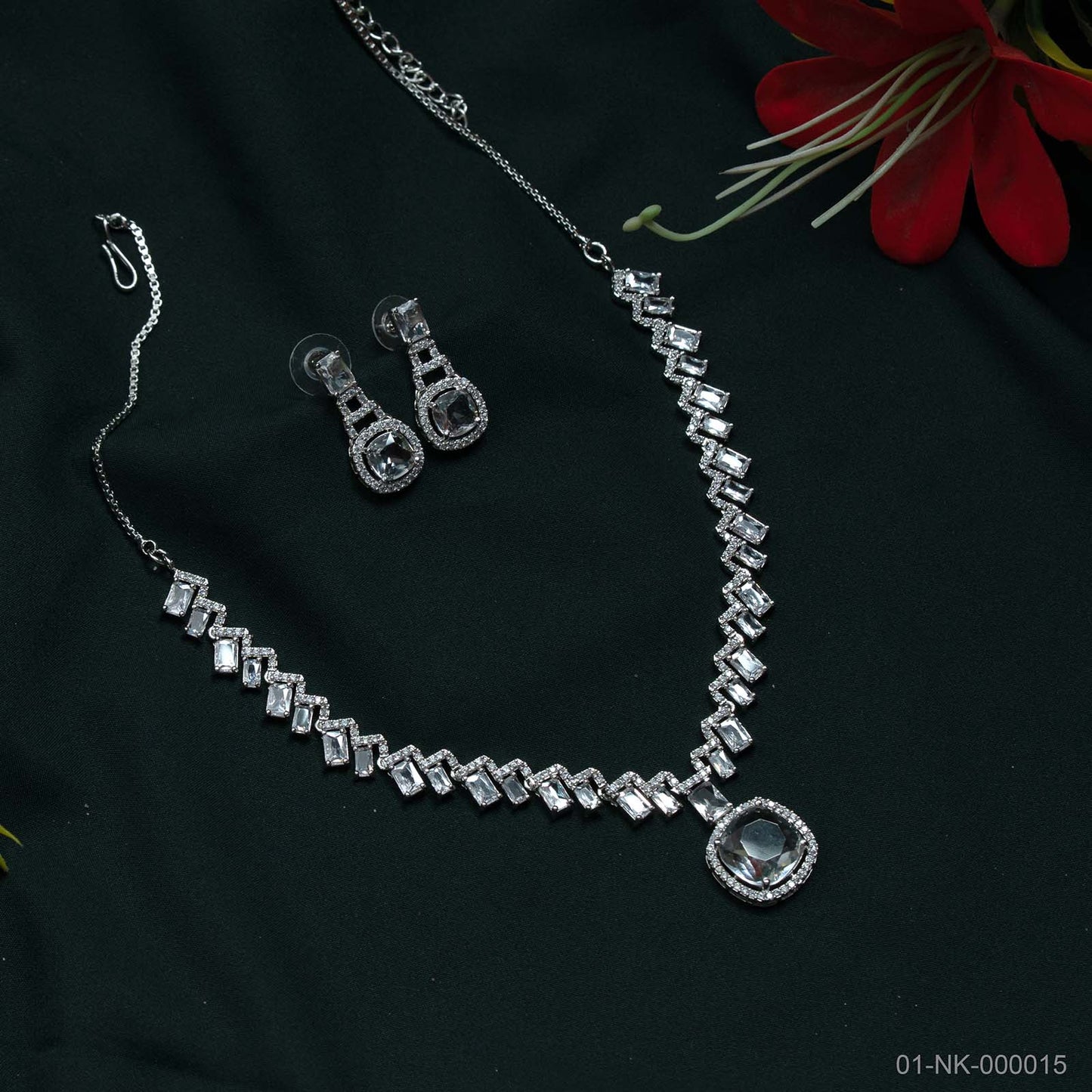 Sia Silver Plated AD Halo Necklace Set