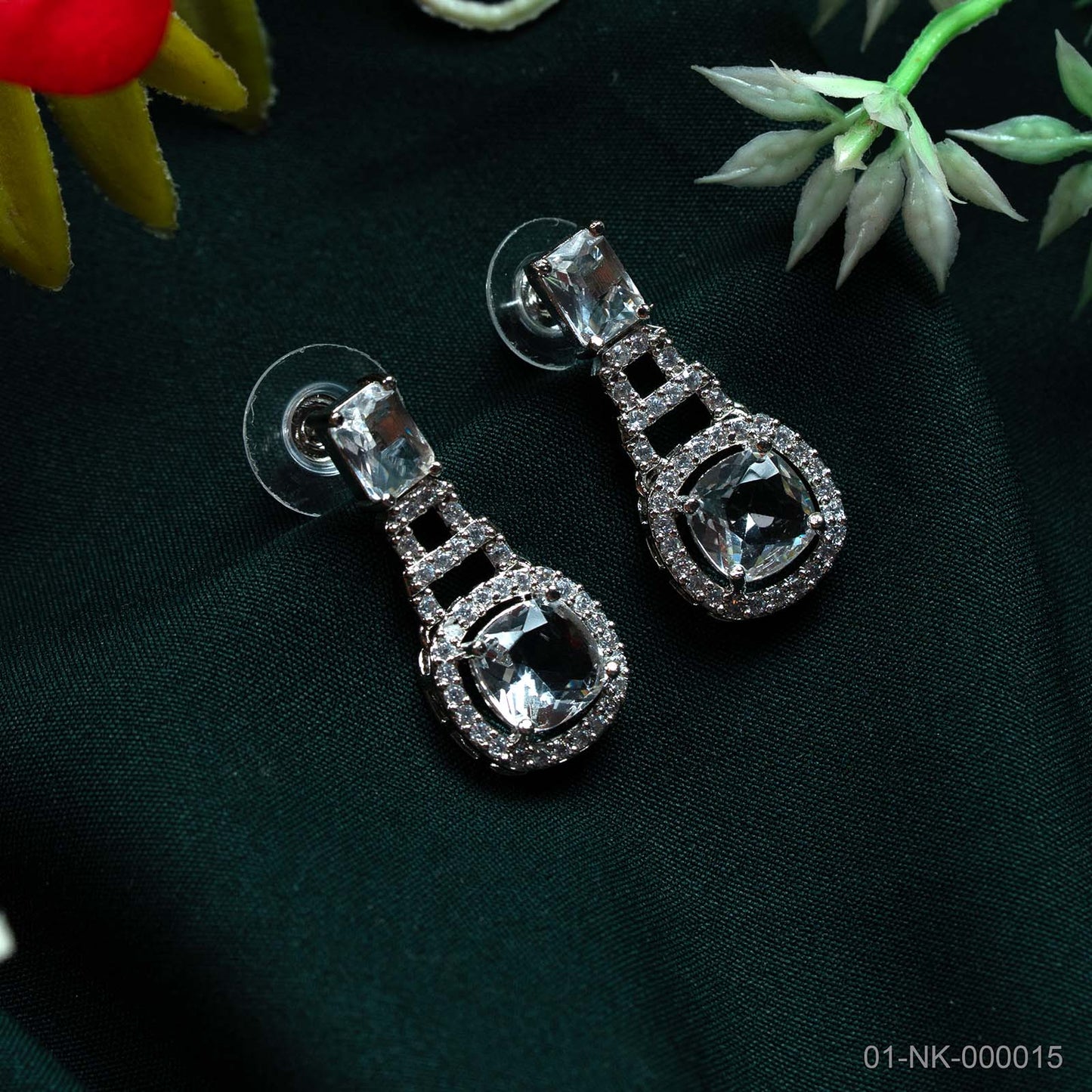 Sia Silver Plated AD Halo Necklace Set