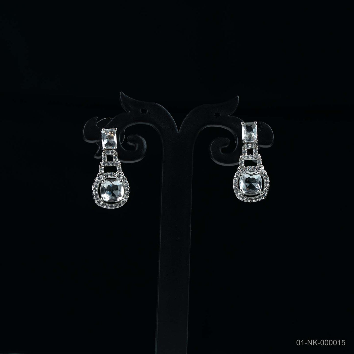 Sia Silver Plated AD Halo Necklace Set
